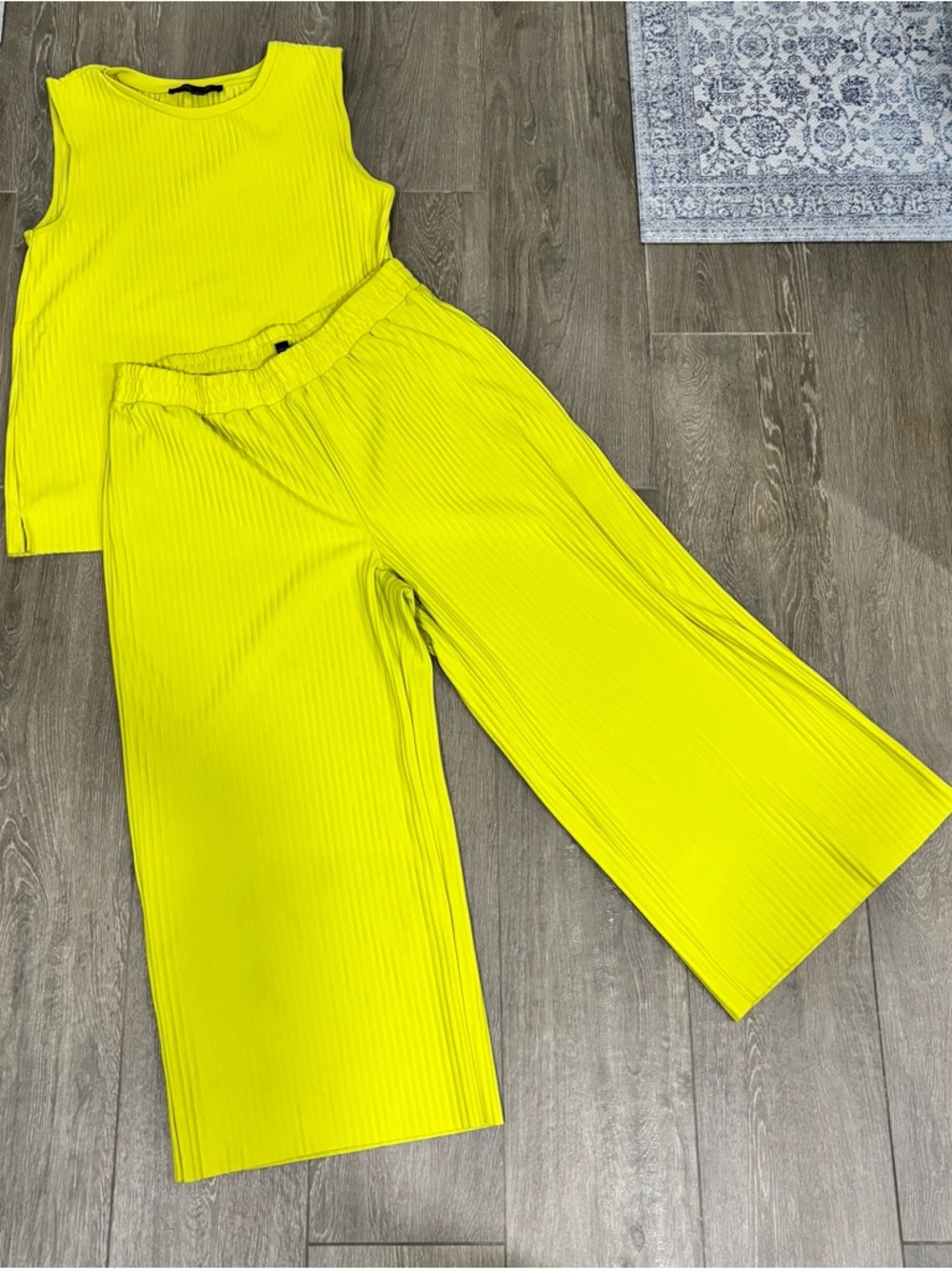 Neon Yellow Ribbed Wide-Leg Capris & top - Sleek Summer Staple